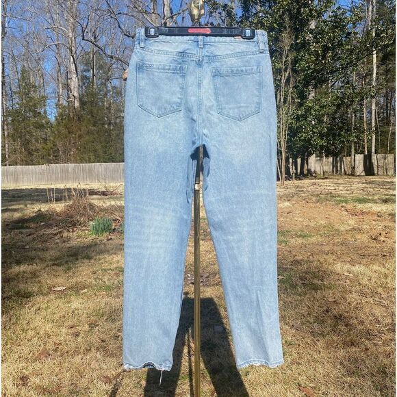 Blank NYC The Madison Crop Light Wash Tapered Jeans - Picture 5 of 10